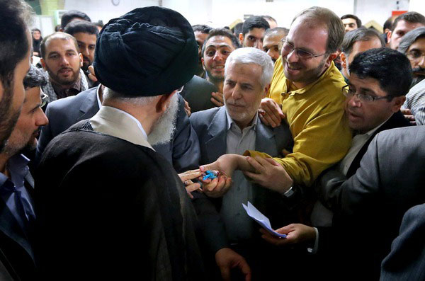 (تصاویر) محفل شعر خوانی در حضور رهبر انقلاب (تصاویر) محفل شعر خوانی در حضور رهبر انقلاب