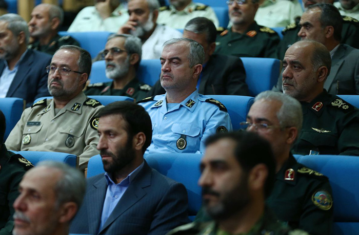 (تصاویر) افطاری روحانی با فرماندهان نظامی (تصاویر) افطاری روحانی با فرماندهان نظامی