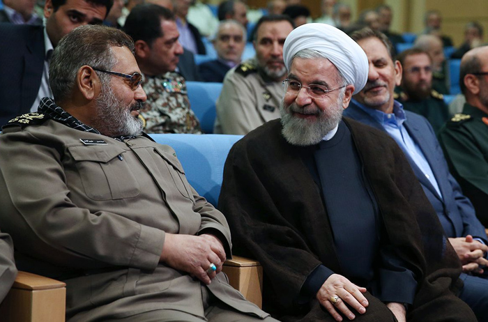 (تصاویر) افطاری روحانی با فرماندهان نظامی (تصاویر) افطاری روحانی با فرماندهان نظامی