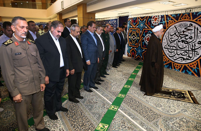 (تصاویر) افطاری روحانی با فرماندهان نظامی (تصاویر) افطاری روحانی با فرماندهان نظامی