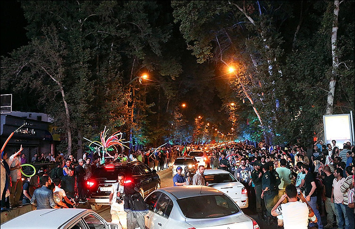 (تصاویر) جشن توافق هستهای در تهران (تصاویر) جشن توافق هستهای در تهران