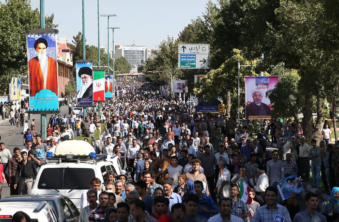(تصاویر) استقبال از روحانی در سنندج (تصاویر) استقبال از روحانی در سنندج