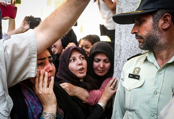 (تصاویر) بازسازی سرقت از طلافروشی خانی‌آباد