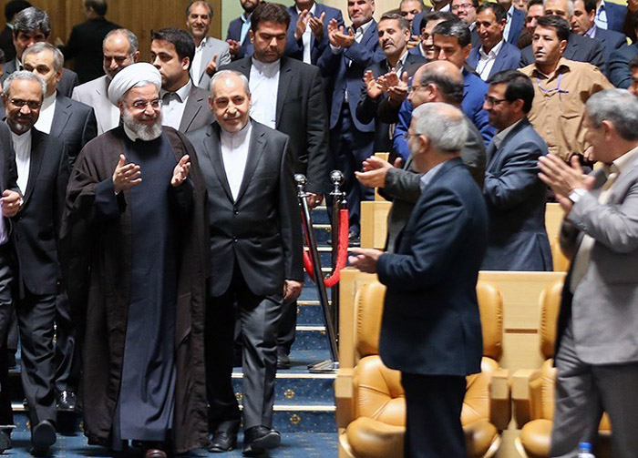 (تصاویر) روحانی در اجلاس مدیران آموزش و پرورش (تصاویر) روحانی در اجلاس مدیران آموزش و پرورش