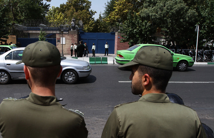 (تصاویر) بازگشایی سفارت انگلیس در تهران (تصاویر) بازگشایی سفارت انگلیس در تهران