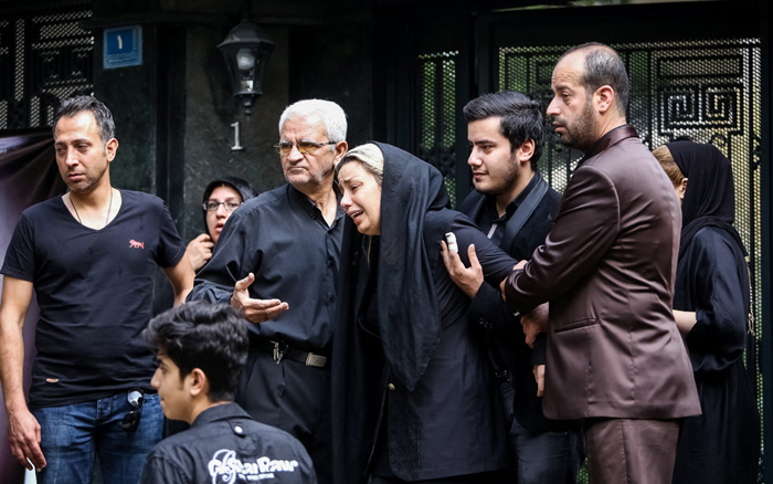 (تصاویر) تشییع بازیگر جوان سینما و تلویزیون (تصاویر) تشییع بازیگر جوان سینما و تلویزیون