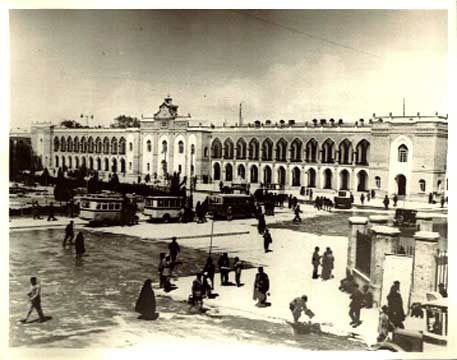 پرسه‌زنان در شهر به‌ دنبال 