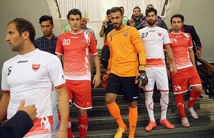 (تصاویر) رونمایی از لباس جدید پرسپولیس (تصاویر) رونمایی از لباس جدید پرسپولیس