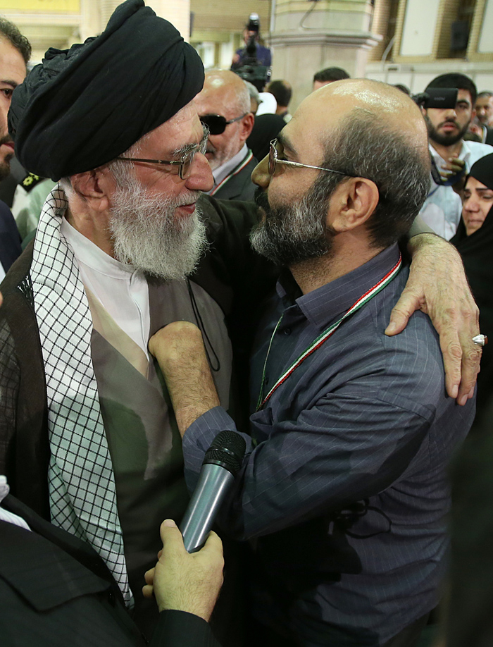 (تصاویر) دیدار جانبازان با رهبرانقلاب (تصاویر) دیدار جانبازان با رهبرانقلاب