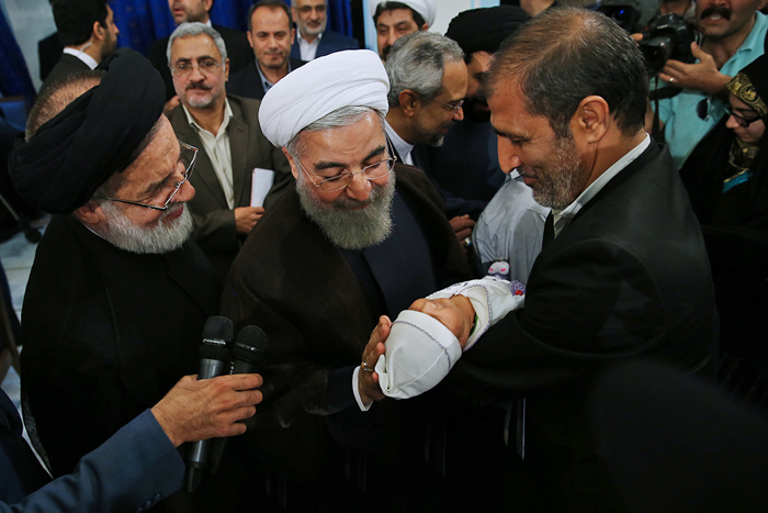(تصاویر) دیدار روحانی با جانبازان (تصاویر) دیدار روحانی با جانبازان