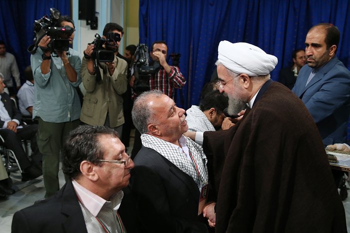 (تصاویر) دیدار روحانی با جانبازان (تصاویر) دیدار روحانی با جانبازان