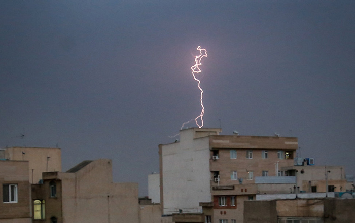 (تصاویر) رعد وبرق در آسمان تهران (تصاویر) رعد وبرق در آسمان تهران