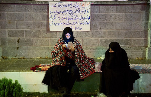 (تصاویر) چادرزدن معترضان برجام جلوی مجلس (تصاویر) چادرزدن معترضان برجام جلوی مجلس