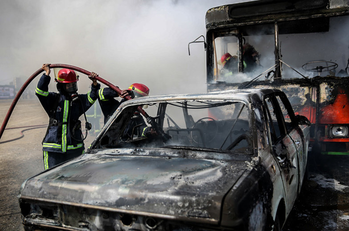 (تصاویر) مانور زنان آتش‌نشان