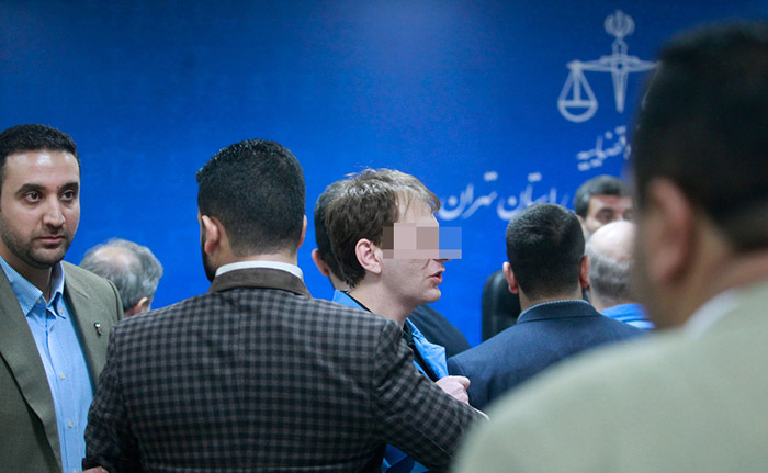 (تصاویر) دومین جلسه دادگاه بابک زنجانی (تصاویر) دومین جلسه دادگاه بابک زنجانی