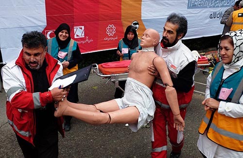 (تصاویر) مسابقه زنان امداد و نجات در تهران (تصاویر) مسابقه زنان امداد و نجات در تهران
