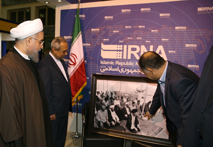 (تصاویر) هدیهای به روحانی از 27سال قبل (تصاویر) هدیهای به روحانی از 27سال قبل
