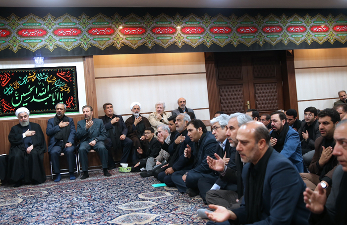 (تصاویر) عزاداری با حضور رئیس جمهور (تصاویر) عزاداری با حضور رئیس جمهور