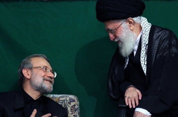 (تصویر) گپ و گفت رهبر انقلاب با علی لاریجانی (تصویر) گپ و گفت رهبر انقلاب با علی لاریجانی