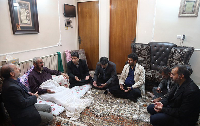 (تصاویر) سلحشور در بستر بیماری
