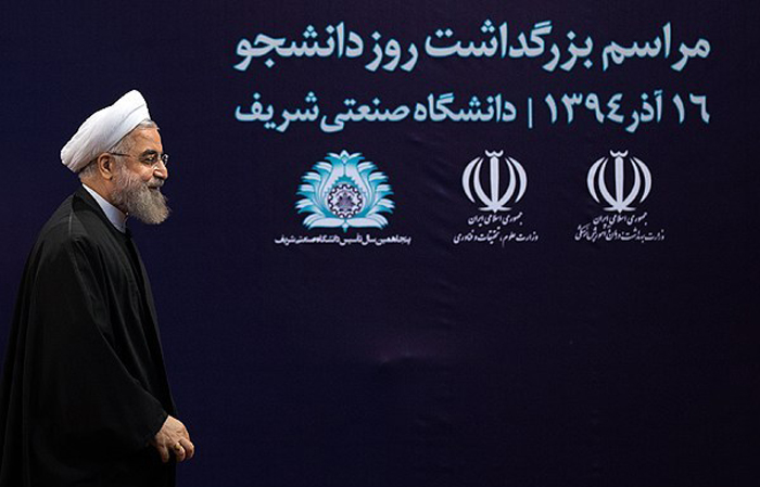 (تصاویر) درگیری دانشجویان در حضور روحانی (تصاویر) درگیری دانشجویان در حضور روحانی