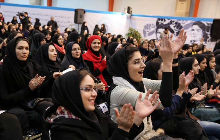 (تصاویر) درگیری دانشجویان در حضور روحانی (تصاویر) درگیری دانشجویان در حضور روحانی