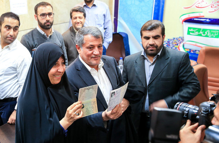 محسن و فاطمه هاشمی: یکی از ما کنار میرود محسن و فاطمه هاشمی: یکی از ما کنار میرود