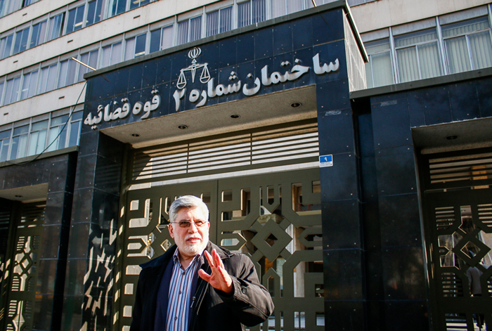 (تصاویر) مراجعه جوانفکر به دادگاه (تصاویر) مراجعه جوانفکر به دادگاه