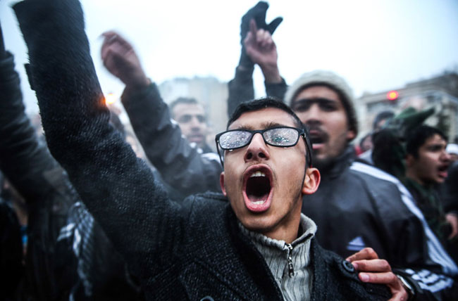 (تصاویر) برخورد پلیس با معترضان مقابل کنسولگری عربستان (تصاویر) برخورد پلیس با معترضان مقابل کنسولگری عربستان