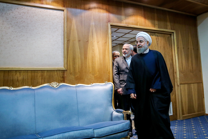 (تصاویر) حواشی نشست خبری روحانی (تصاویر) حواشی نشست خبری روحانی