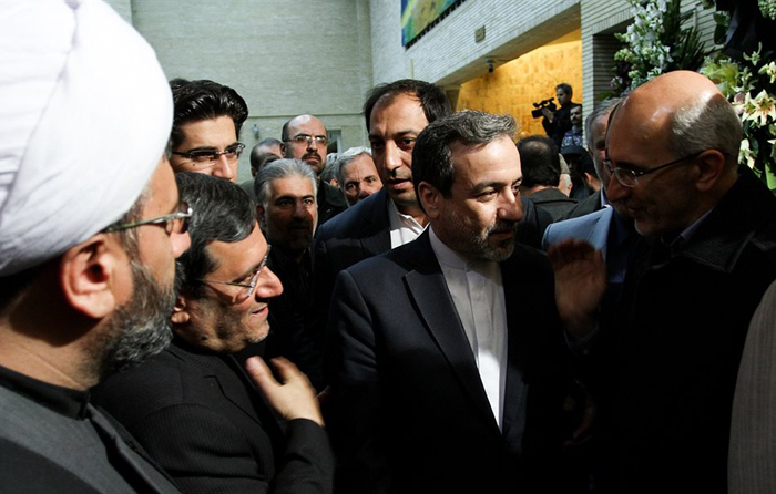 (تصاویر) از مشایی تا ظریف در ختم پدر قشقاوی (تصاویر) از مشایی تا ظریف در ختم پدر قشقاوی