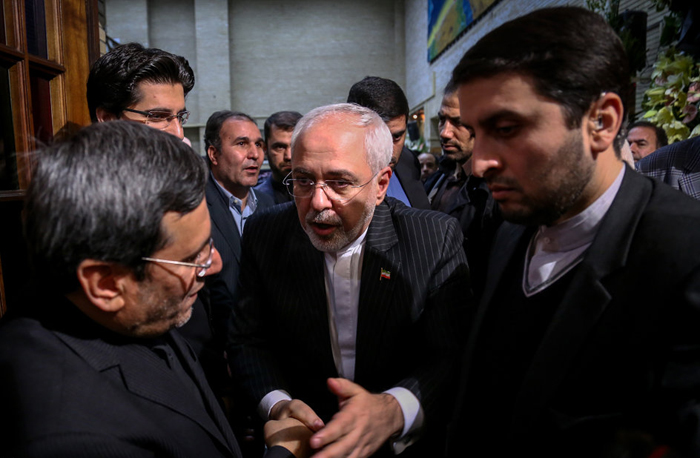 (تصاویر) از مشایی تا ظریف در ختم پدر قشقاوی (تصاویر) از مشایی تا ظریف در ختم پدر قشقاوی