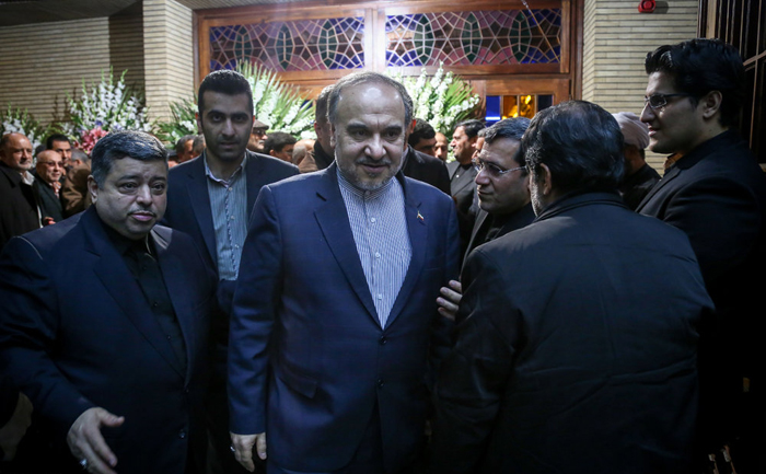 (تصاویر) از مشایی تا ظریف در ختم پدر قشقاوی (تصاویر) از مشایی تا ظریف در ختم پدر قشقاوی
