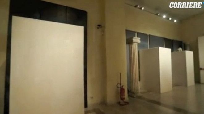 پوشاندن مجسمههای برهنه هنگام بازدید روحانی از موزهای در رم +(تصویر) پوشاندن مجسمههای برهنه هنگام بازدید روحانی از موزهای در رم +(تصویر)