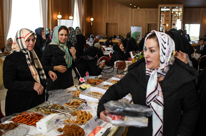 (تصاویر) بازارچه خیریه همسران دیپلماتها (تصاویر) بازارچه خیریه همسران دیپلماتها