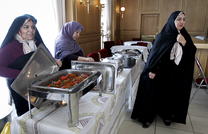 (تصاویر) بازارچه خیریه همسران دیپلماتها (تصاویر) بازارچه خیریه همسران دیپلماتها
