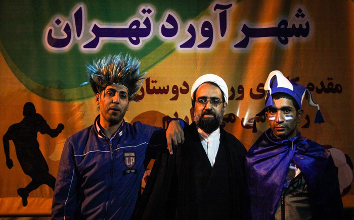 (تصاویر) اسکان شبانه تماشاگران دربی (تصاویر) اسکان شبانه تماشاگران دربی
