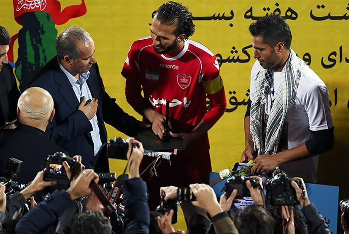 (تصاویر) متن و حواشی دربی 79