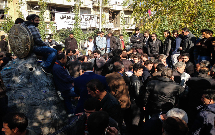 (تصاویر) بازار خرید و فروش سکه و دلار تهران