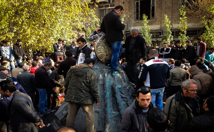 (تصاویر) بازار خرید و فروش سکه و دلار تهران