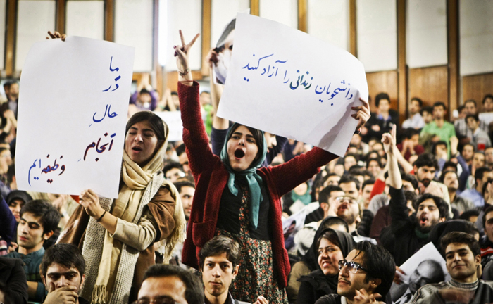 (تصاویر) حواشی حضور مطهری در مراسم 16آذر (تصاویر) حواشی حضور مطهری در مراسم 16آذر