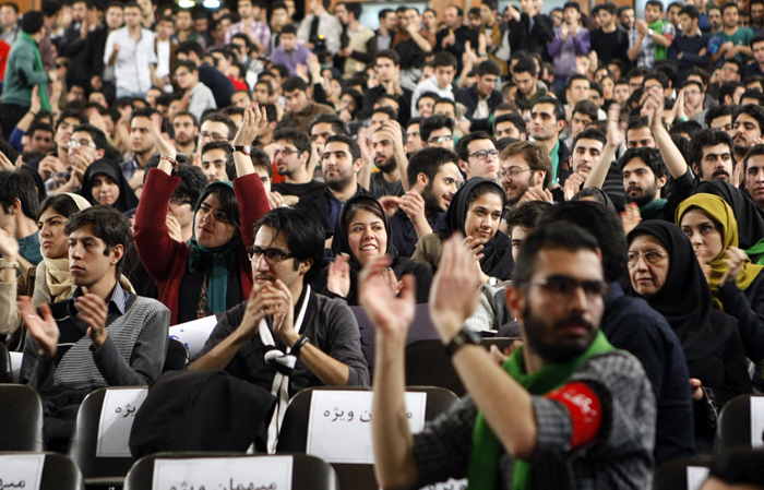 (تصاویر) حواشی حضور مطهری در مراسم 16آذر (تصاویر) حواشی حضور مطهری در مراسم 16آذر
