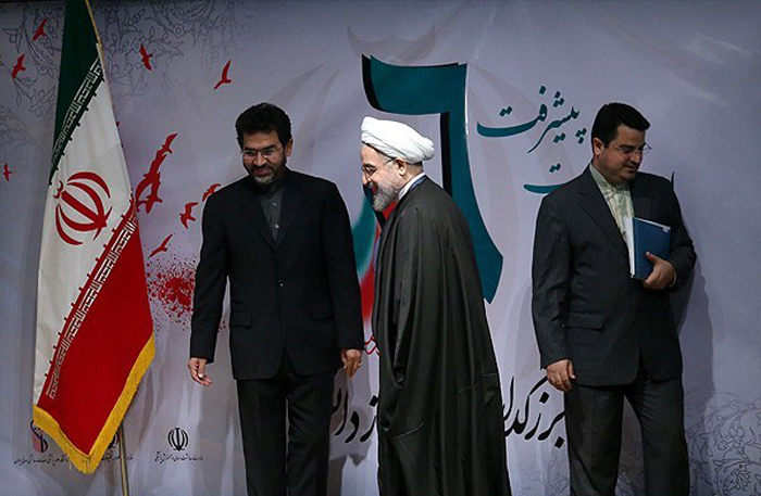 (تصاویر) روحانی در مراسم روز دانشجو (تصاویر) روحانی در مراسم روز دانشجو