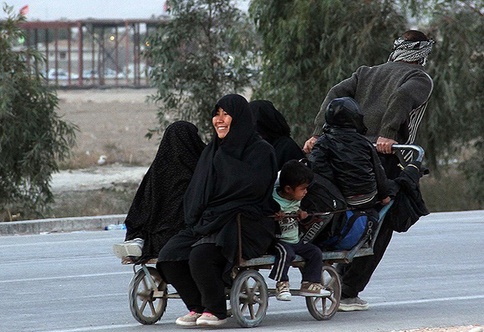 (تصاویر) بازگشت زائران کربلا به ایران (تصاویر) بازگشت زائران کربلا به ایران