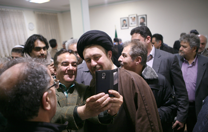 (تصاویر) دیدار پرسپولیسیها با یادگارامام(ه) (تصاویر) دیدار پرسپولیسیها با یادگارامام(ه)