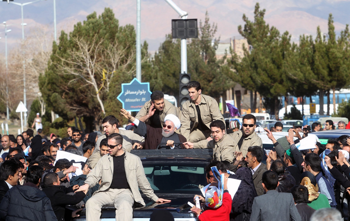 (تصاویر) استقبال از روحانی در بیرجند (تصاویر) استقبال از روحانی در بیرجند