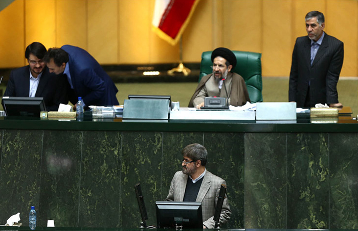 (تصاویر) فضای آرام مجلس قبل از نطق مطهری