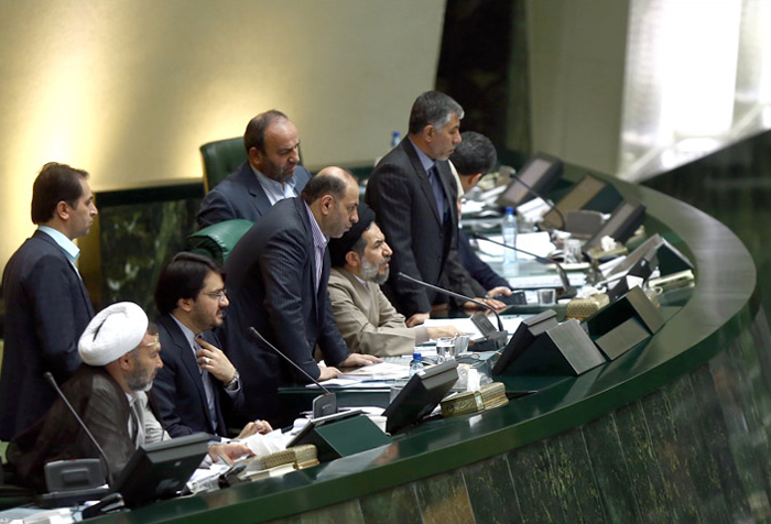 (تصاویر) فضای آرام مجلس قبل از نطق مطهری
