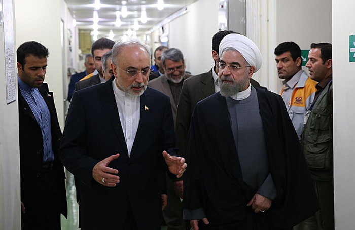 (تصاویر) روحانی در نیروگاه اتمی بوشهر (تصاویر) روحانی در نیروگاه اتمی بوشهر