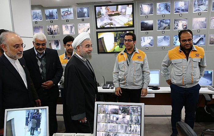 (تصاویر) روحانی در نیروگاه اتمی بوشهر (تصاویر) روحانی در نیروگاه اتمی بوشهر